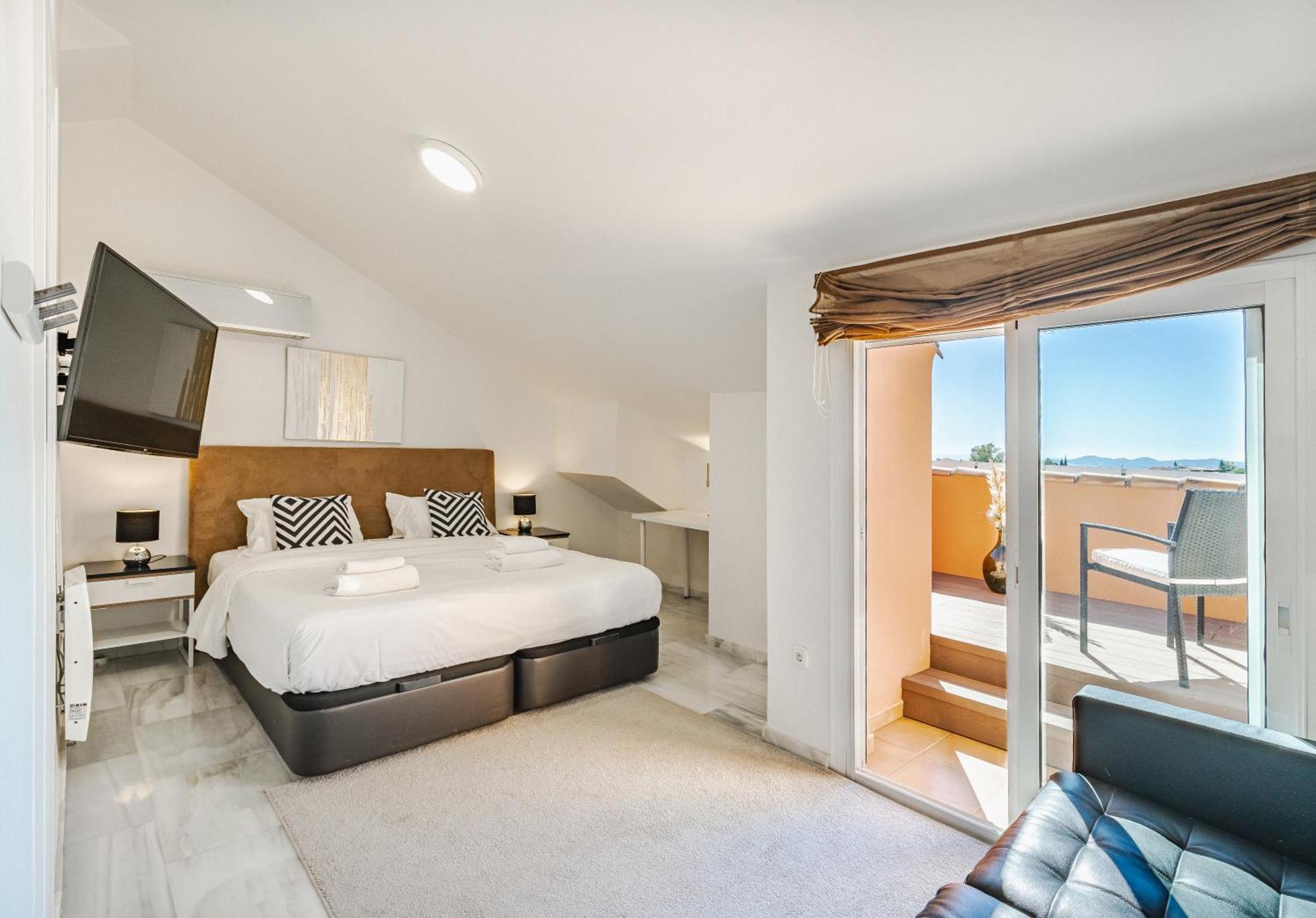 Private Luxurious Hillside Villa With Pool & Sea Views For 8 To 10 Ppl Fuengirola Luaran gambar